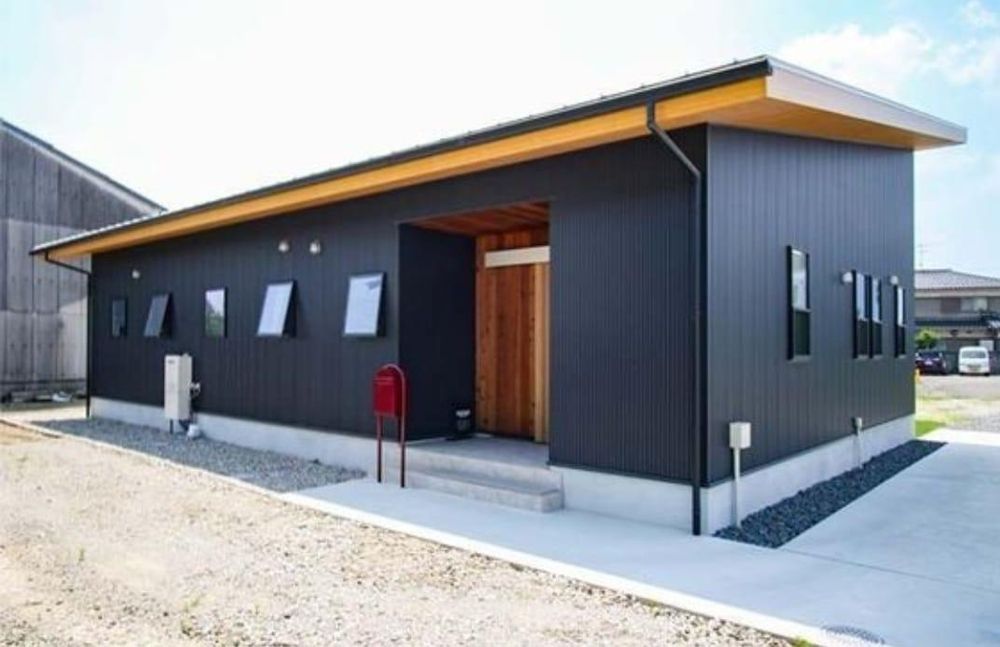 Vand case modulare pe structura metalica