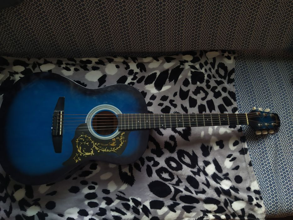 Гитара синяя акустика