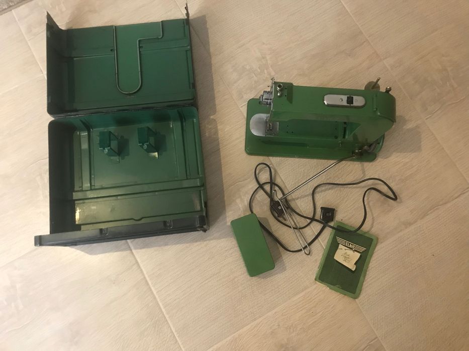 Ретро Швейцарска Шевна машина Elna