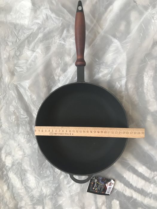 Чугунные сковороды 28, 26 см