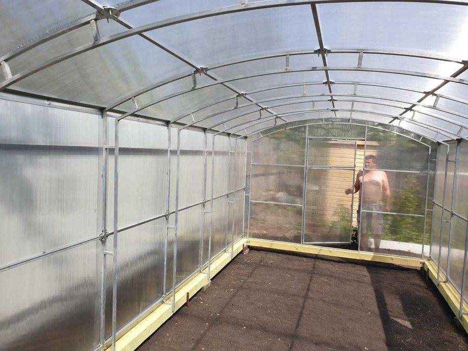 Теплицы оцинкованные прямостенные