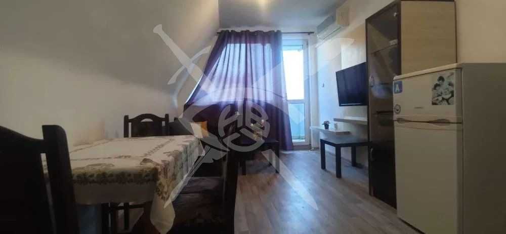 Дава се под наем Тристаен апартамент в Варна, Лятно кино Тракия - 71 кв.м за 600 € - Снимка #1