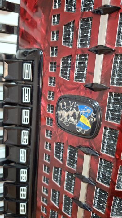 Vând Acordeon Weltmeister Meteor 120 basi