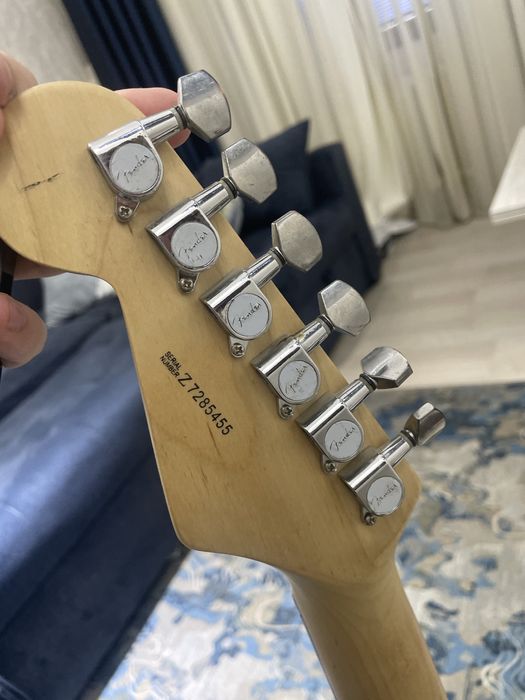 Гитара “Fender Stratocaster” в идеальном состоянии не оригинал