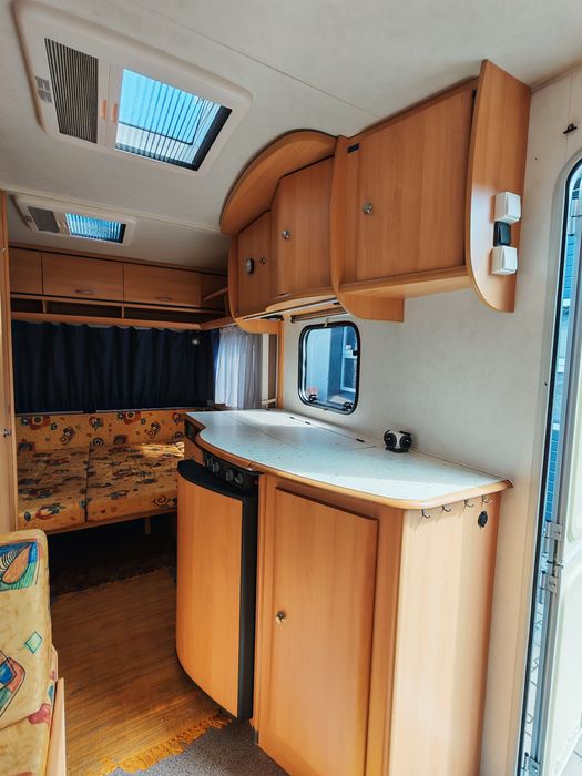 Vând rulotă turistică Dethleffs 440 an fabricație 2000