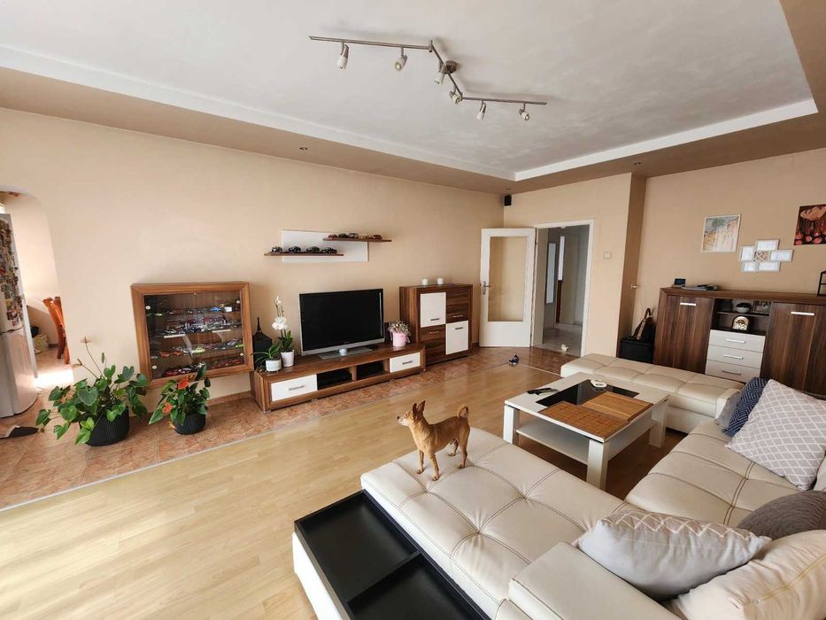 Продава се Етаж от къща в Пловдив, Въстанически - 140 кв.м за 1750 €/кв.м - Снимка #1