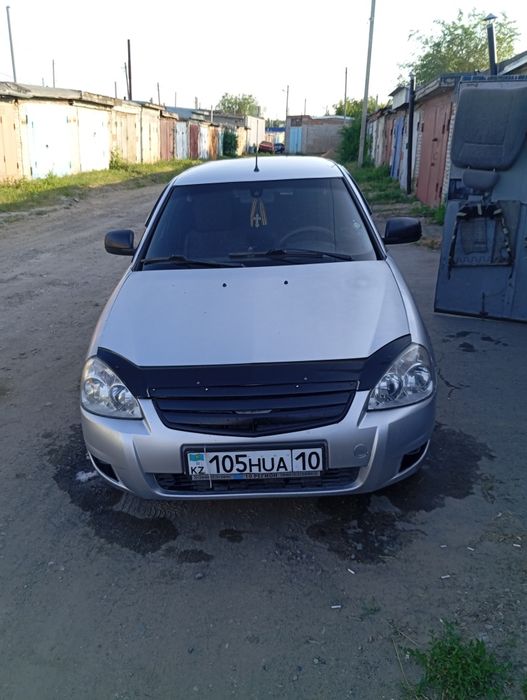 Продам приору седан