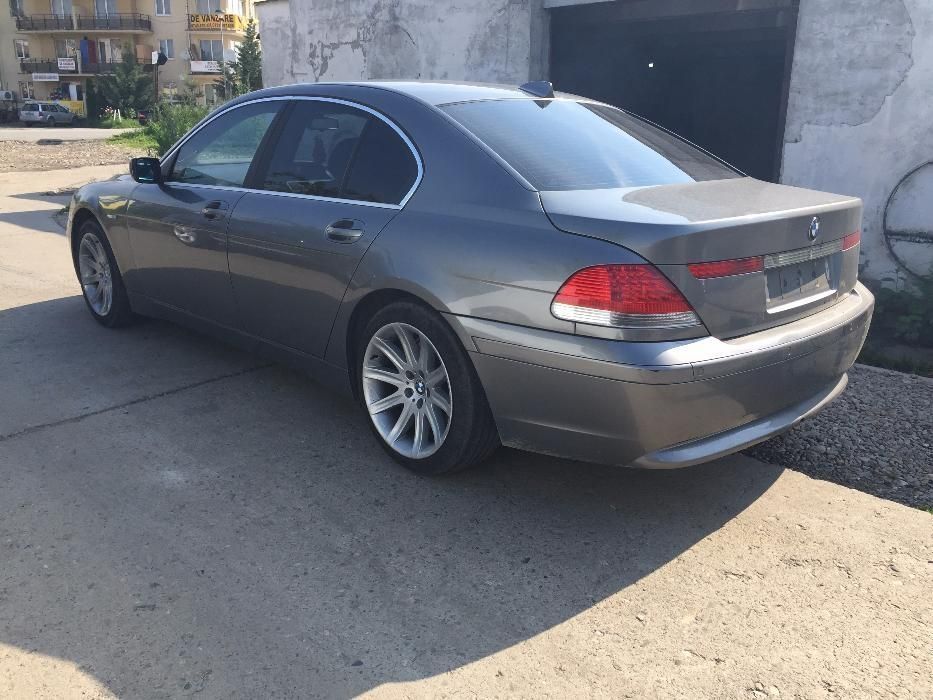 Dezmembrez bmw seria 7(e65) 2004