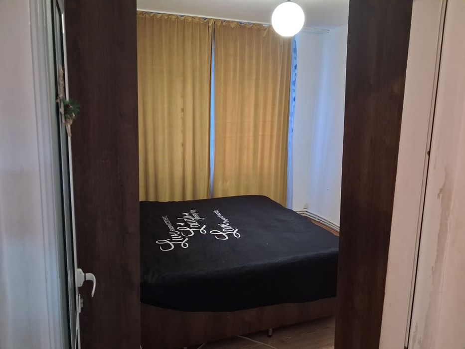 Închiriez apartament 2 camere decomandat