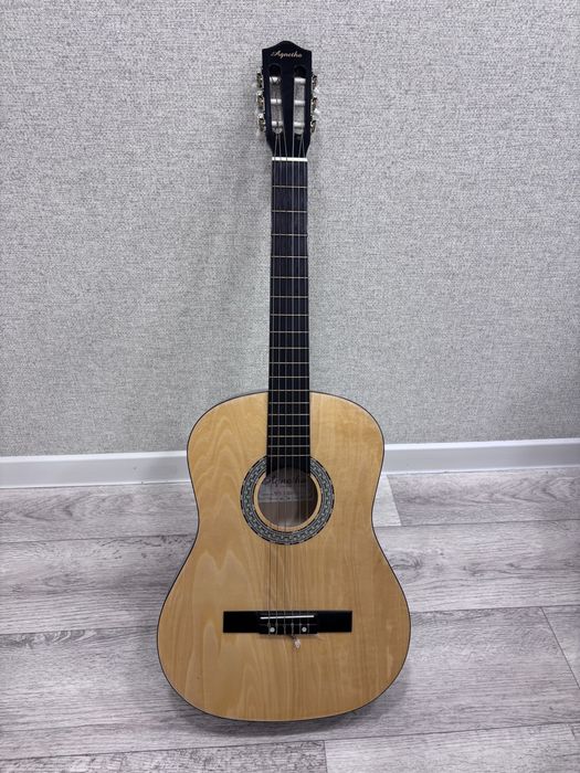 Классическая гитара Agnetha Aps-E180