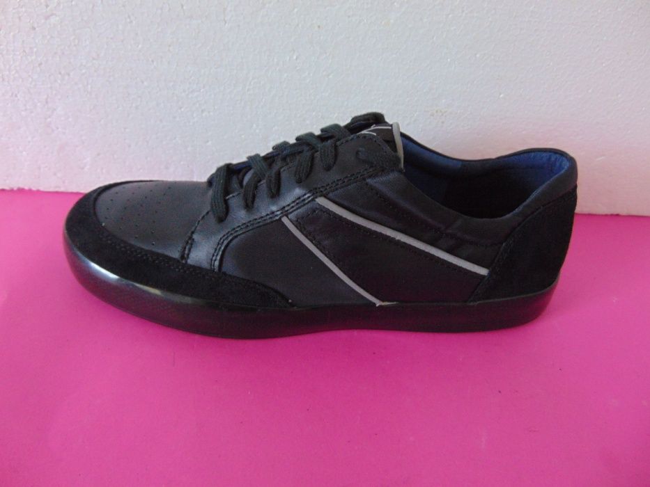 НОВИ Calvin Klein номер 42 Оригинални мъжки кецове