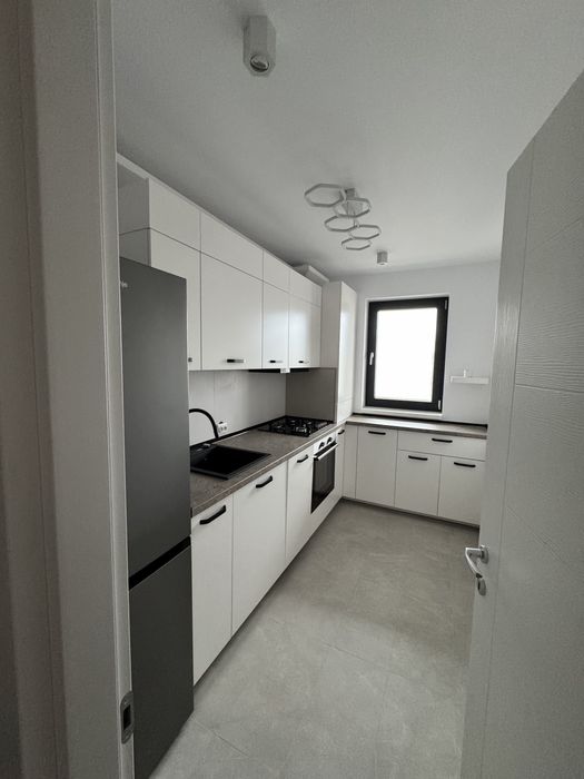 Inchiriez apartament de 2 camere in Hils Pallady cu loc de parcare