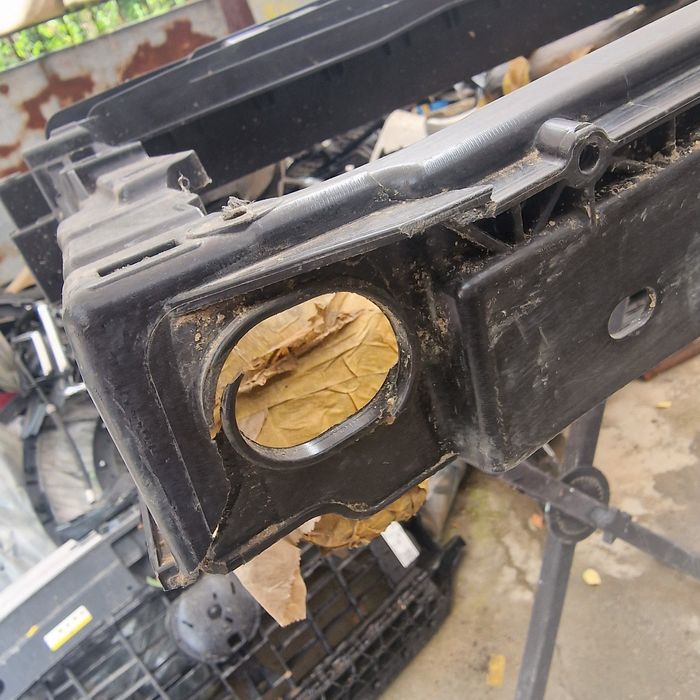 VW TOURAN 2019  след 2015 маска радиатор