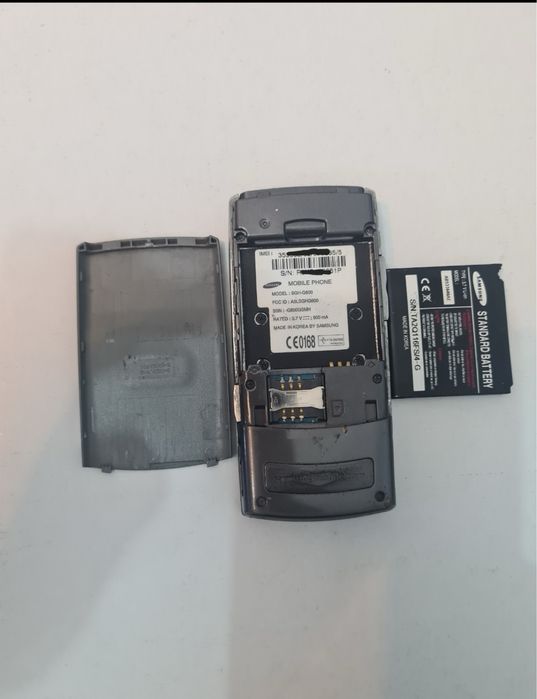 Telefon cu butoane