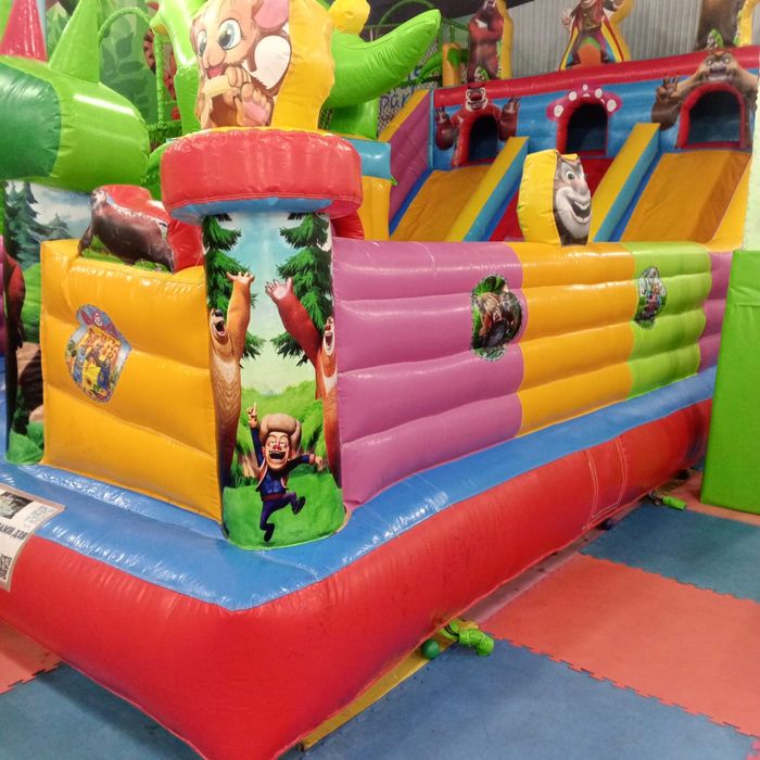 Продается батут  9.5