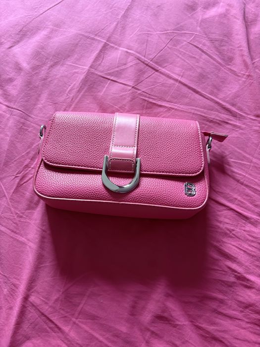 Много стилна еденична чантичка