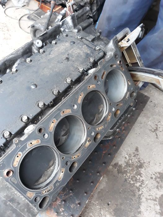 Колянов вал бутала и биели от BMW 540i - V8