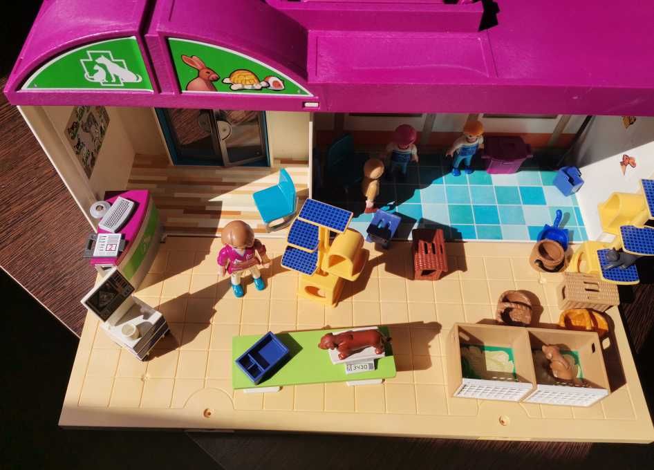 Playmobil City Life, Vet Clinic - Set mobil clinica veterinara