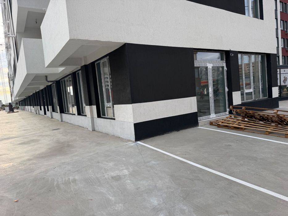 Închiriez spațiu comercial
