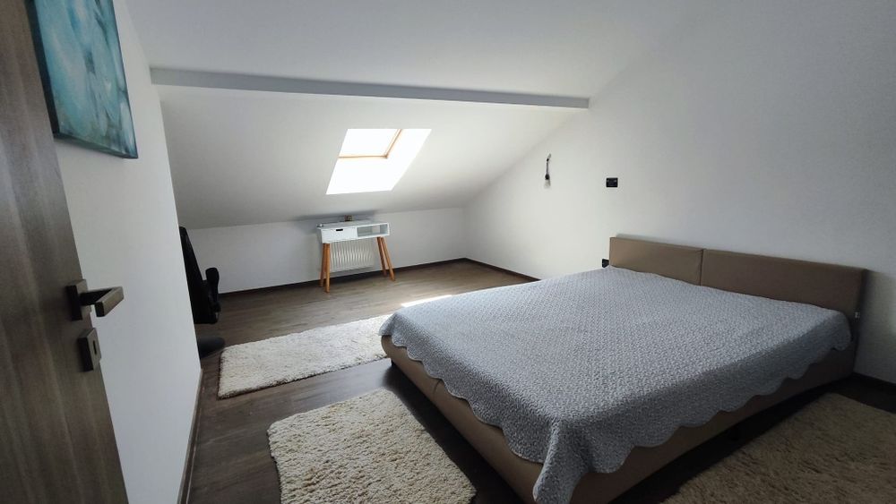 Proprietar vând casa P+M in Zădăreni.