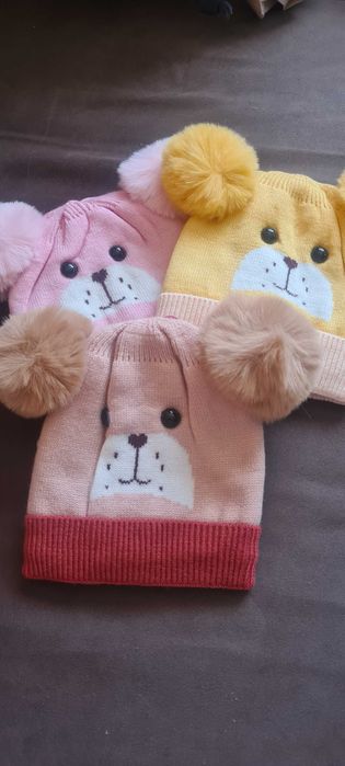 Останаха малко бройки бебешки шапки за зимата