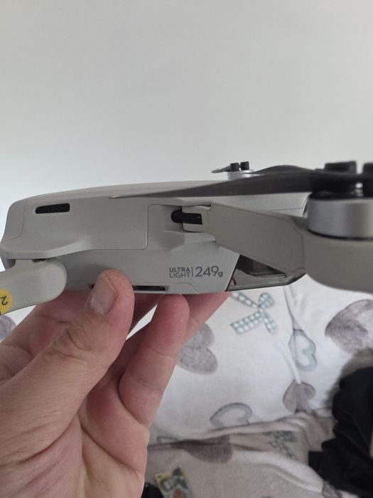 Vand Drona DJI mini 2