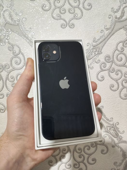 iPhone 12/64gb..