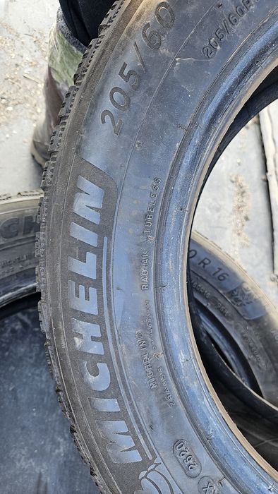 2бр гуми 205 60 16 дот 20 мишелин