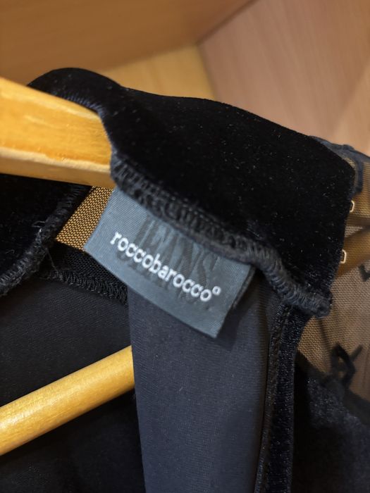 Черное платье прямого кроя