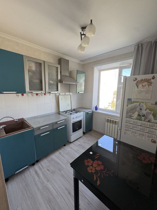 Продам 2 ком квартиру на Сазде