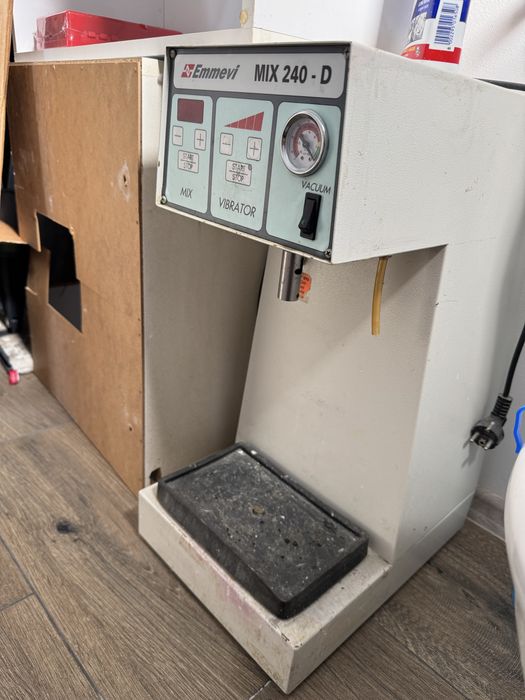 Vacuum malaxor tehnica dentara