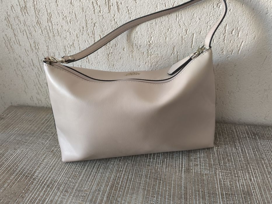 Оригинална чанта Guess