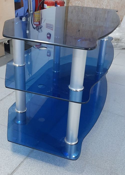 Стеклянные тумбы под телевизор