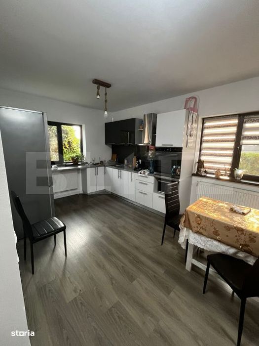 Casa de vanzare, 138 mp, zona Sendreni