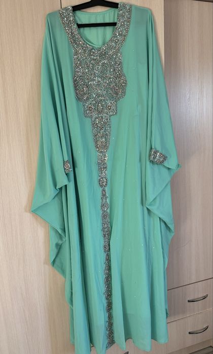 Вечерние платьяяя