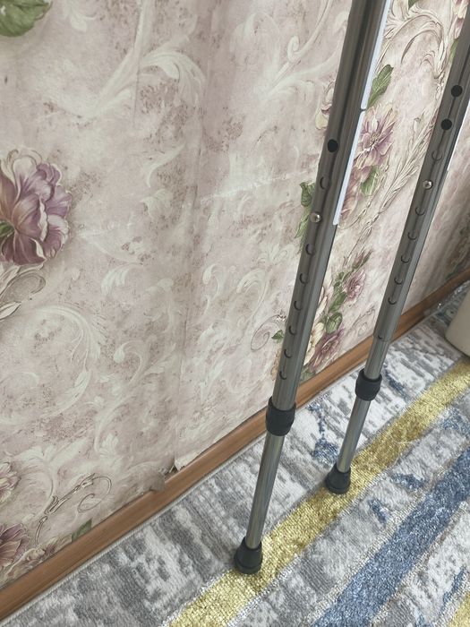 Продам новые костыли 2 штуки