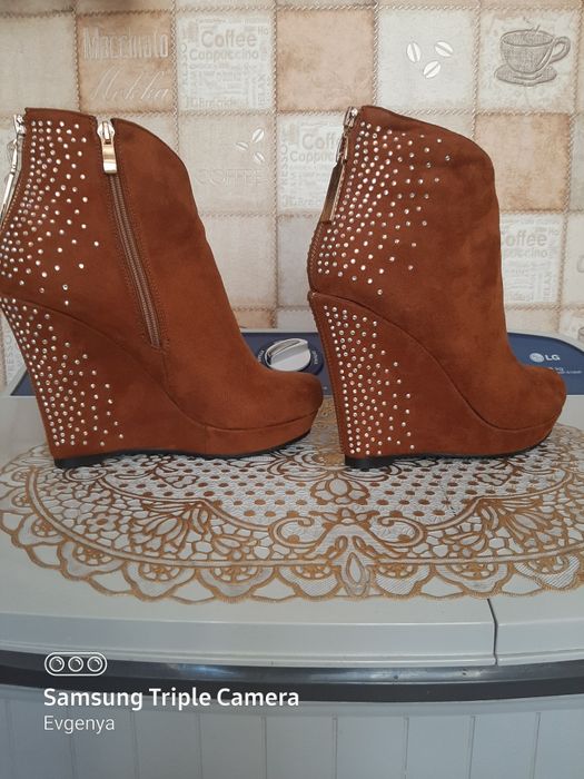 Продам  ботильоны 40 размер