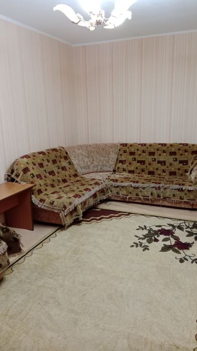 Сдаётся 2-ком. кв. В центре.