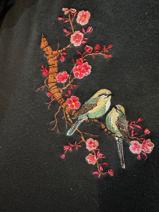 Продавам бродировачна машина Janome MC550E