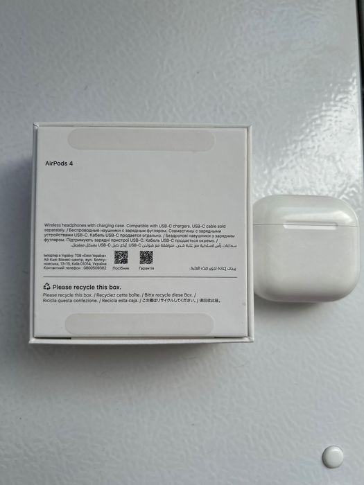 Продам наушники AirPods 4 original