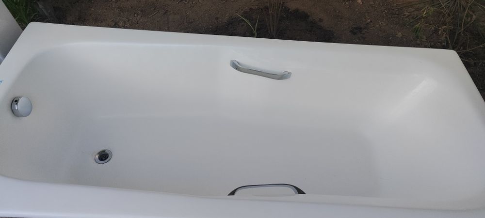 Ванна и унитаз хорошие