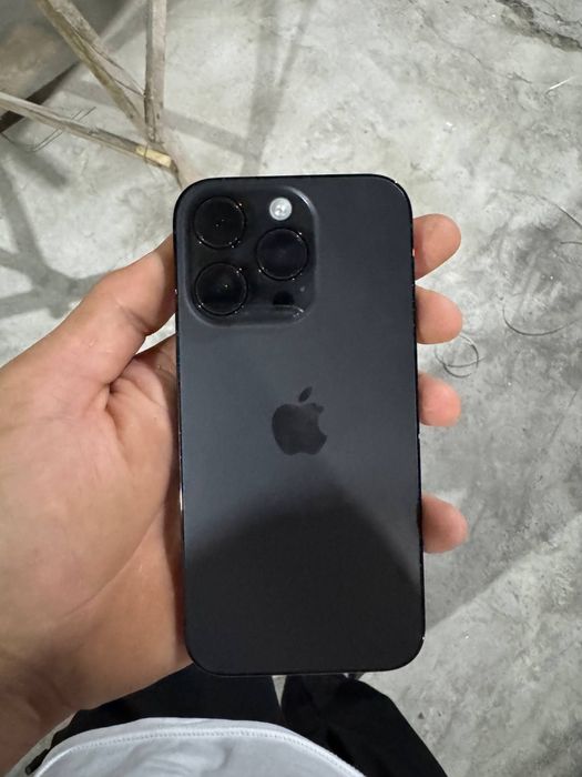Iphone 14 pro. qora