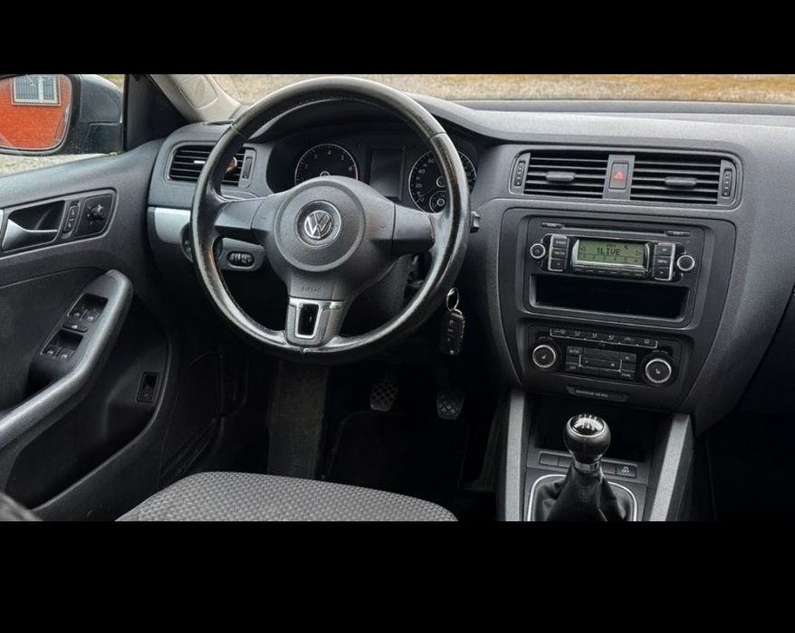 VOLKSWAGEN Jetta 2011 — imagine 4