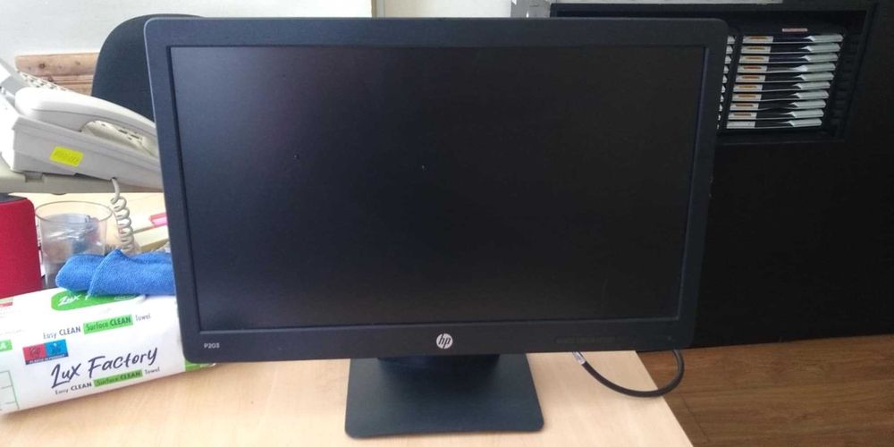 Монитор
HP ProDisplay P203