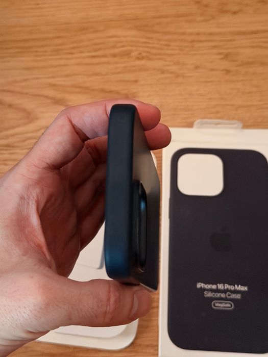 Husa originala Apple cu MagSafe pentru iPhone 16Pro Max,Silicon, Negru