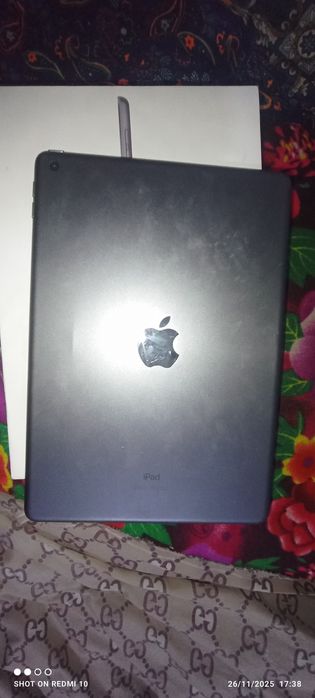 Apple ipad 7  rama 8+8 xotira.,32 8/32