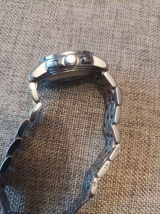 Продавам швейцарски автоматичен хронограф Baume & Mercier