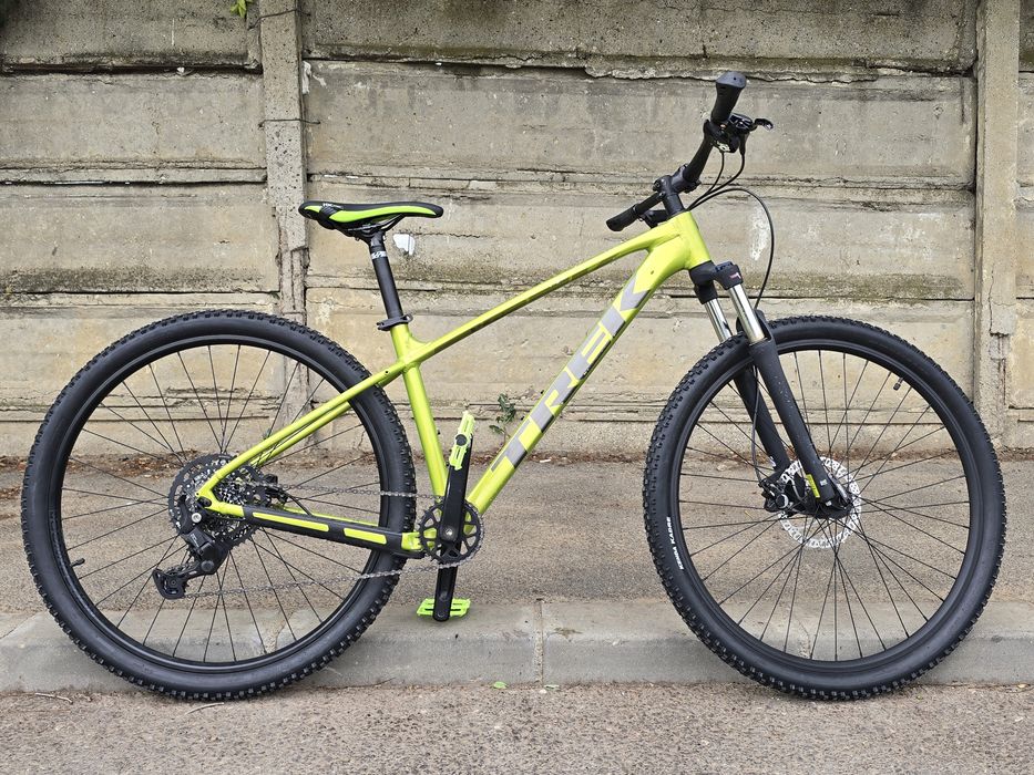 Bicicleta Trek Marlin 5 2016 roti 29" anvelope 29x2.1  mtb trekking M
