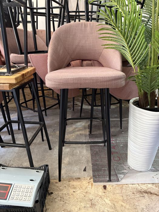 Барный стул,