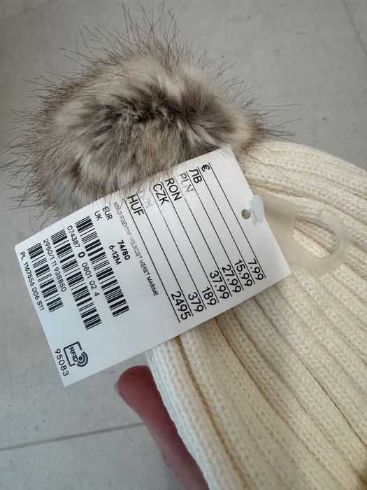 Комплект на марката Окайди, суитшърт и спортно долнище. Размер 6м., 68